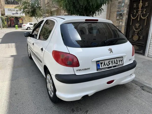پژو، 206