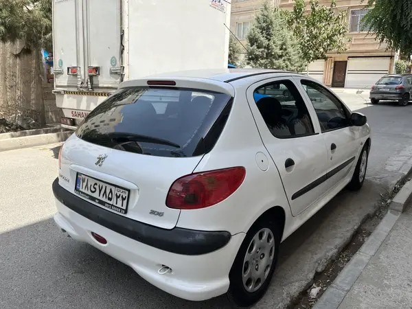 پژو، 206