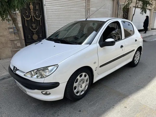 پژو، 206