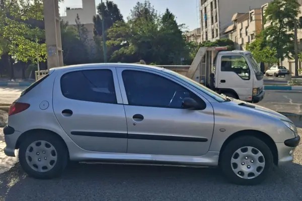 پژو، 206