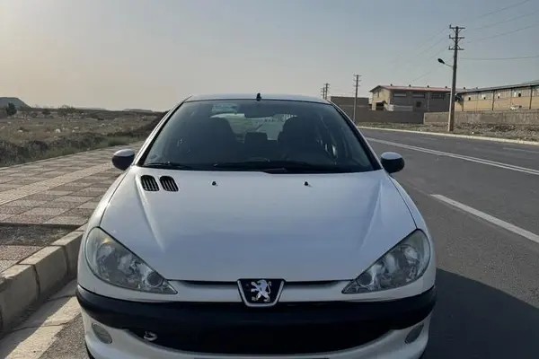 پژو، 206