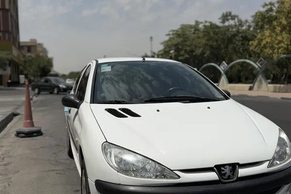پژو، 206
