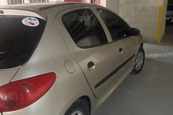 پژو، 206