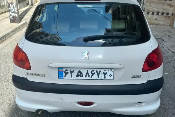 پژو، 206