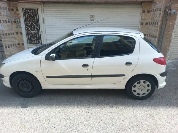 پژو، 206