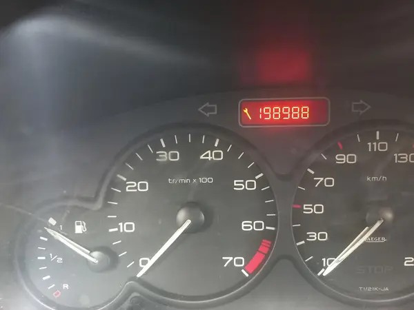 پژو، 206