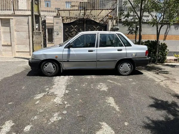 پراید، صندوق دار