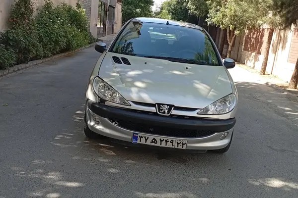 پژو، 206