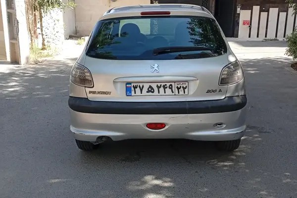 پژو، 206