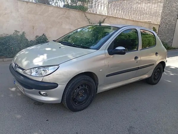 پژو، 206