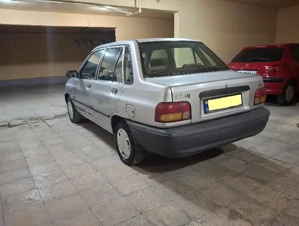 پراید، صندوق دار