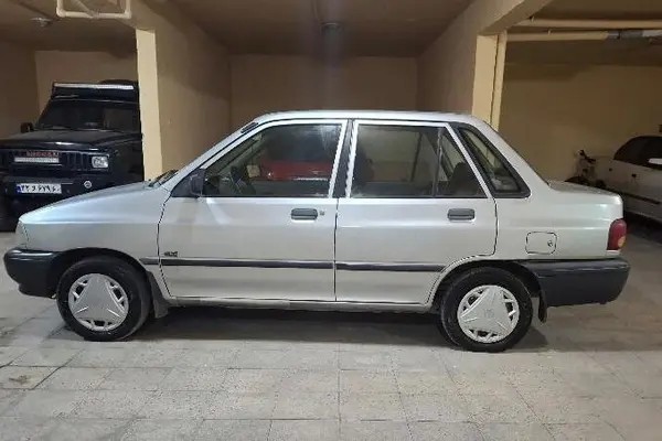 پراید، صندوق دار