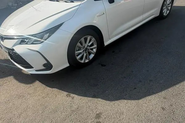 تویوتا، کرولا هیبرید