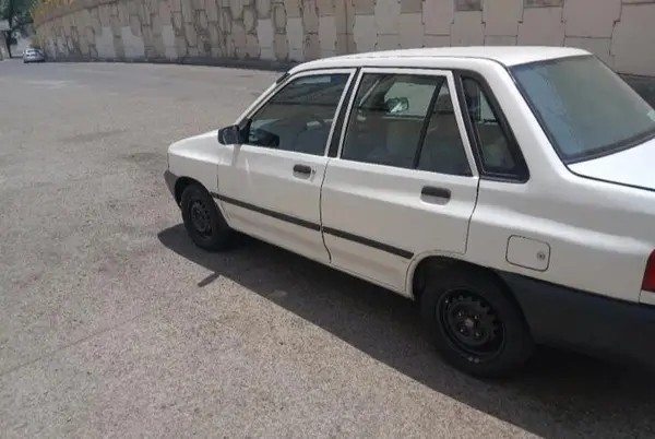 پراید، صندوق دار