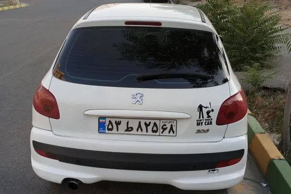 پژو، 206