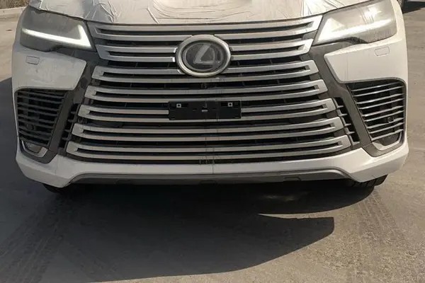 لکسوس، LX