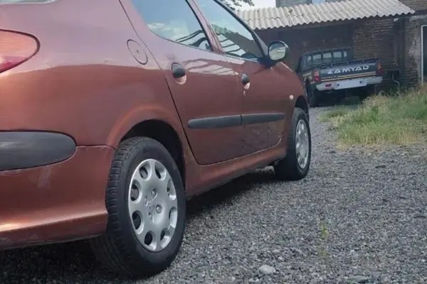 پژو، 206
