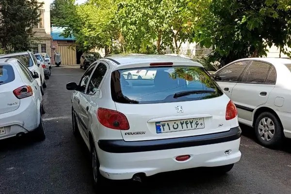 پژو، 206