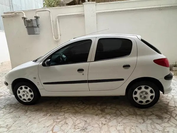 پژو، 206