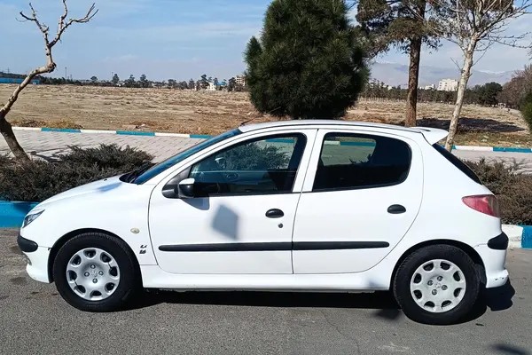 پژو، 206