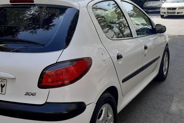 پژو، 206