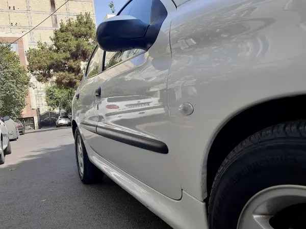 پژو، 206