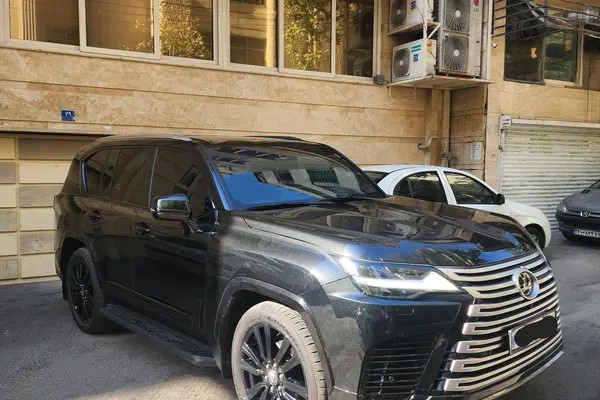 لکسوس، LX