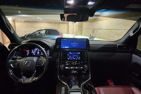 لکسوس، LX