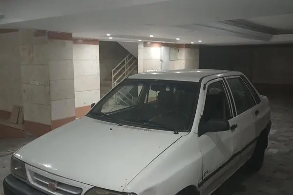 پراید، صندوق دار