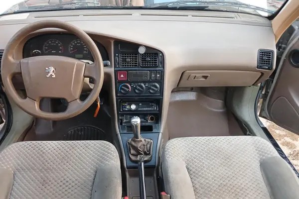 پژو، 405