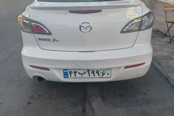 مزدا، 3 نیو صندوق دار