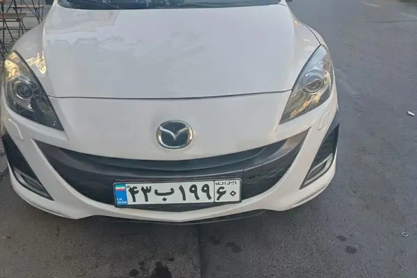 مزدا، 3 نیو صندوق دار