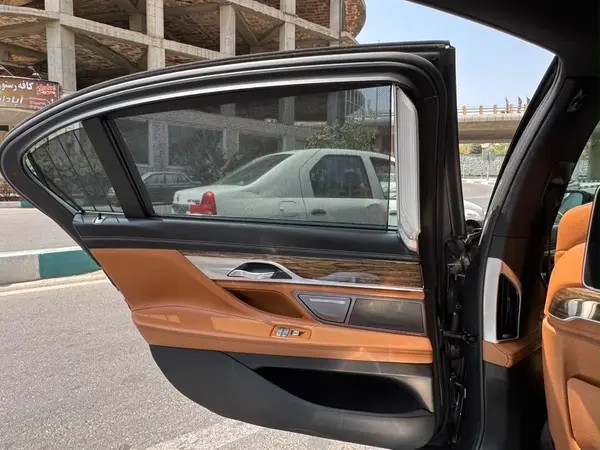 ب ام و، سری 7
