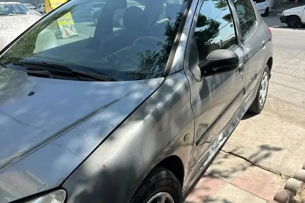 پژو، 206