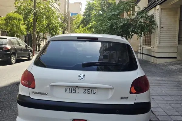 پژو، 206