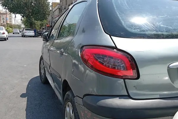 پژو، 206