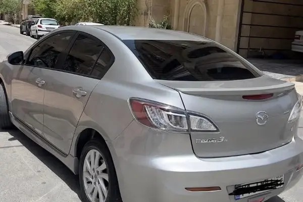 مزدا، 3 نیو صندوق دار
