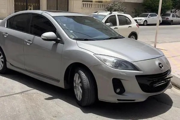 مزدا، 3 نیو صندوق دار