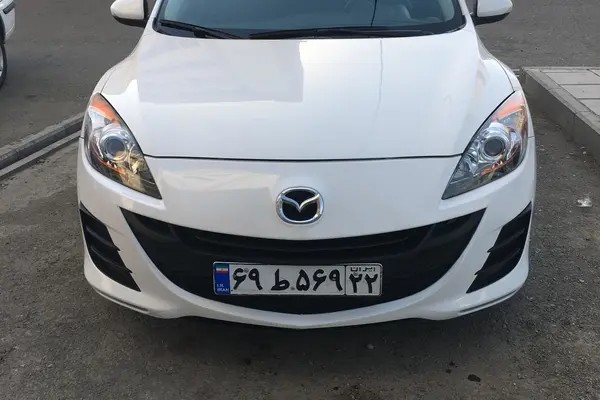 مزدا، 3 نیو صندوق دار