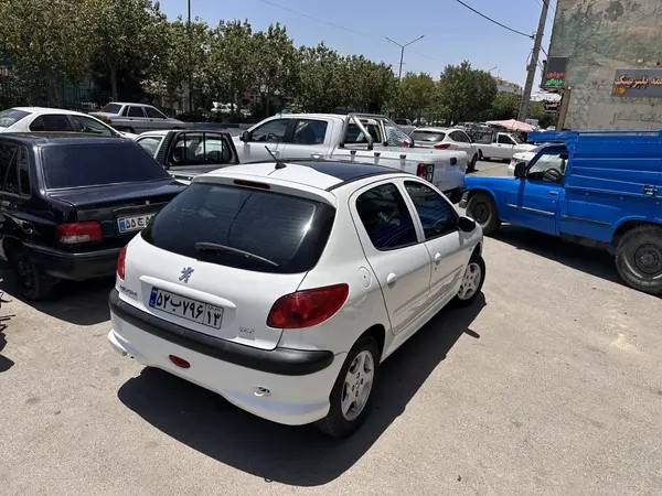 پژو، 206