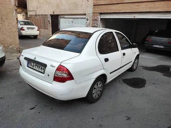 تیبا، صندوق دار