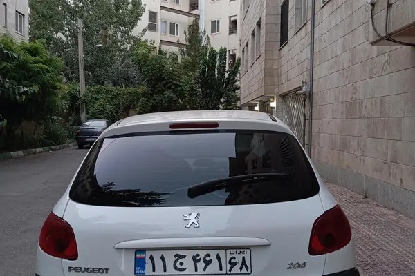 پژو، 206