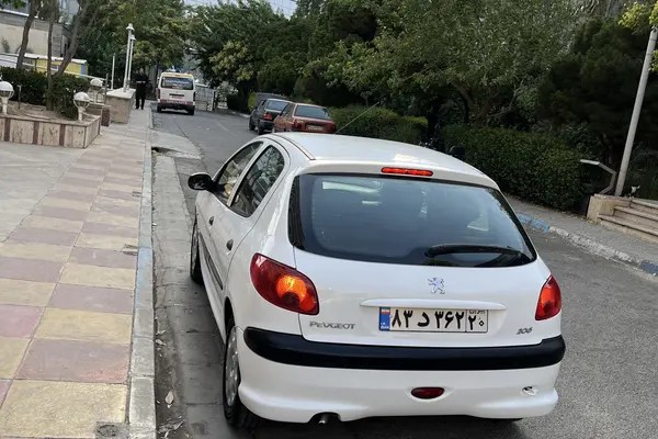 پژو، 206