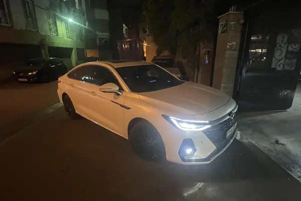 فونیکس، آریزو 8 (Z8)