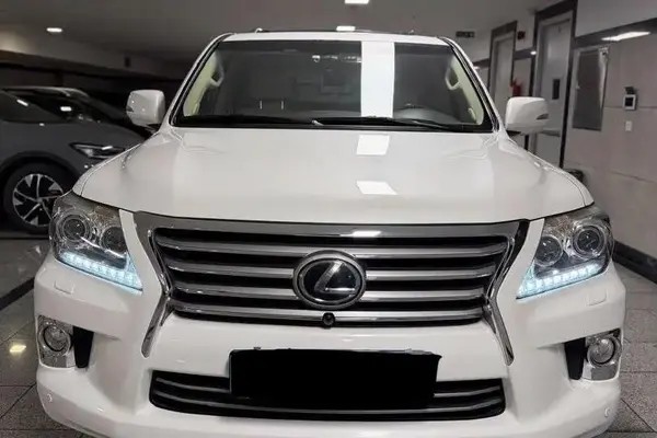 لکسوس، LX