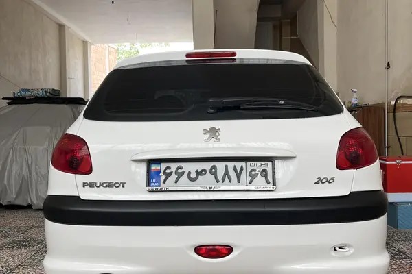 پژو، 206