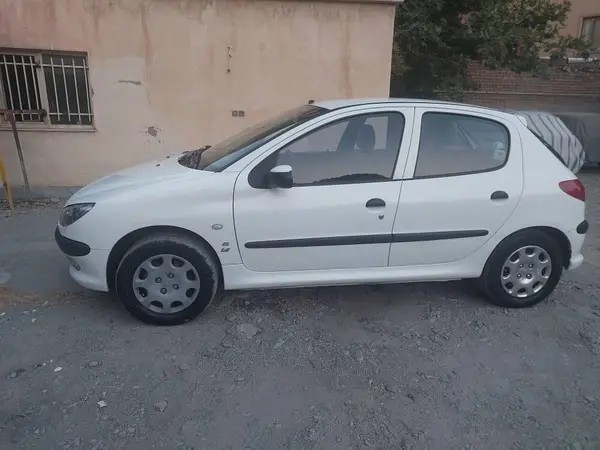 پژو، 206