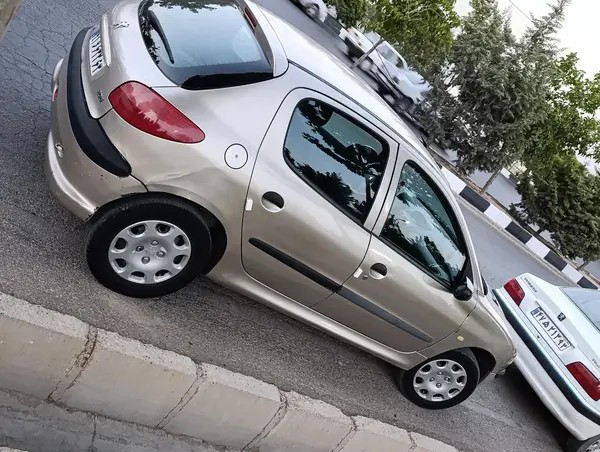 پژو، 206