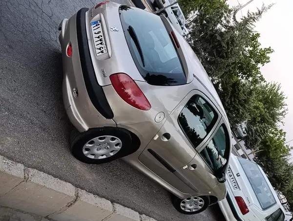 پژو، 206