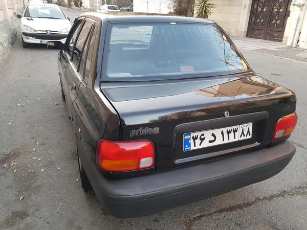 پراید، صندوق دار